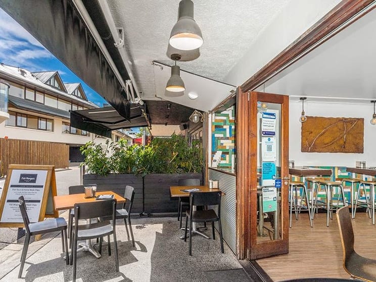 Click to view all images 1/7-9 Bay Lane Byron Bay NSW 2481 - Image 2