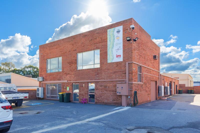 Unit 1/8 Roy Street Welshpool WA 6106 - Image 1