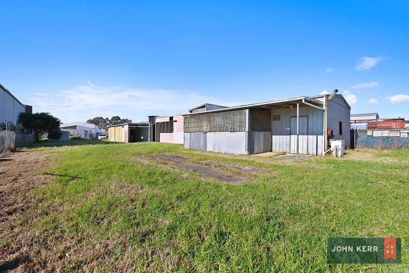 Click to view all images 13 Tabuteau Road Moe VIC 3825 - Image 3
