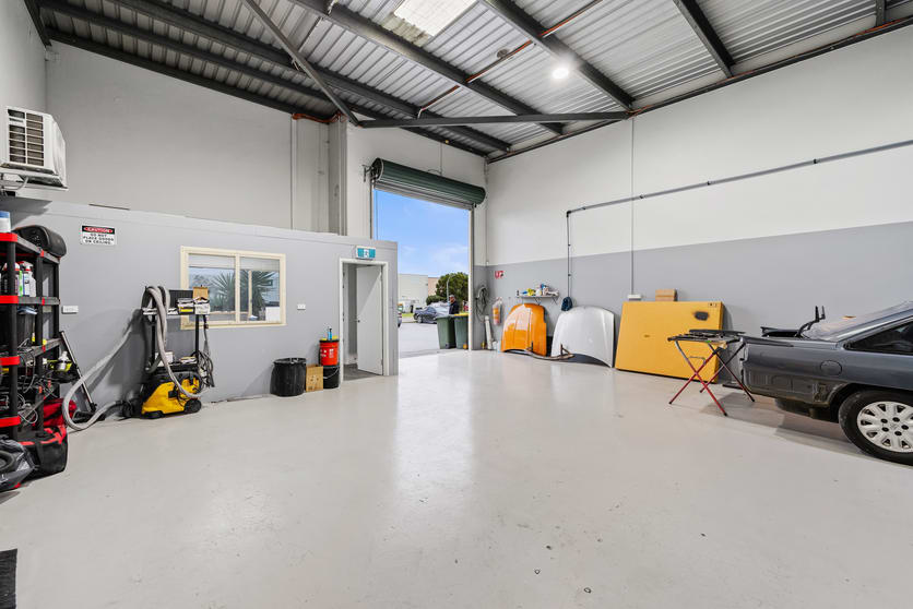 Click to view all images 4/2 Trade Road Malaga WA 6090 - Image 4
