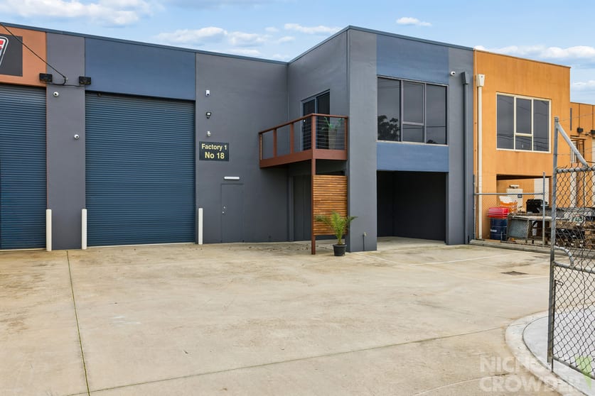 Click to view all images 1/18 Sir Laurence Drive Seaford VIC 3198 - Image 2