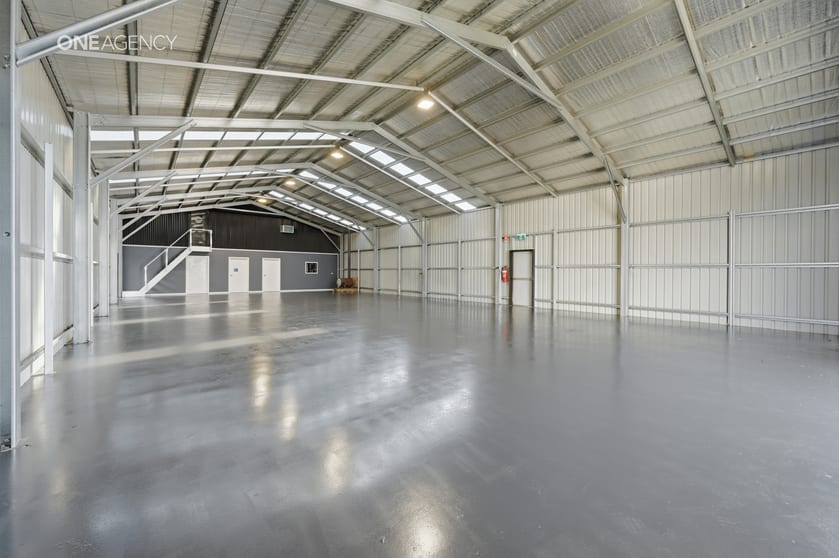Click to view all images Shed A/38 Fieldings Way Ulverstone TAS 7315 - Image 2