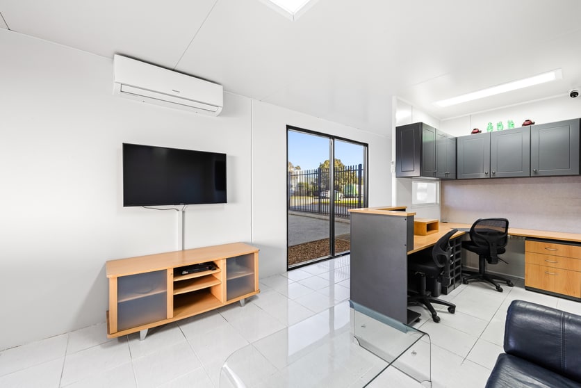 Click to view all images 56 Holder Way Malaga WA 6090 - Image 5