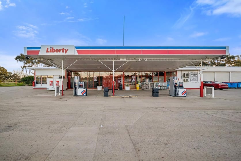 Click to view all images 3221 Goulburn Valley Highway Numurkah VIC 3636 - Image 1
