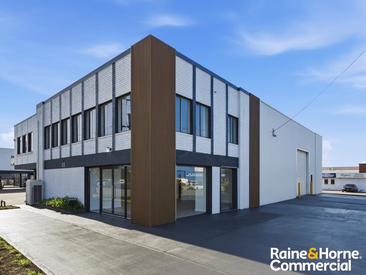 Click to view all images 113 Kenny Street Wollongong NSW 2500 - Image 1