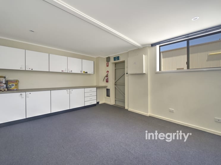 Click to view all images 1/32 Cumberland Avenue South Nowra NSW 2541 - Image 3