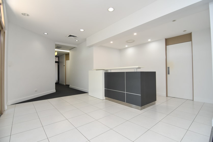 Click to view all images 1/26 Bowen Road Hermit Park QLD 4812 - Image 2