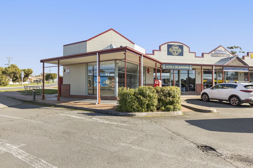 Click to view all images 1/1178 Geelong Road Mount Clear VIC 3350 - Image 3