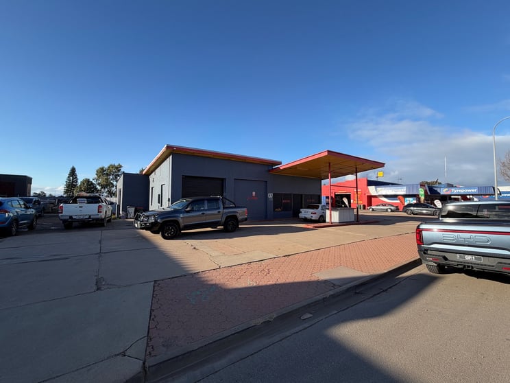 Click to view all images 99 Main Road Port Pirie SA 5540 - Image 1