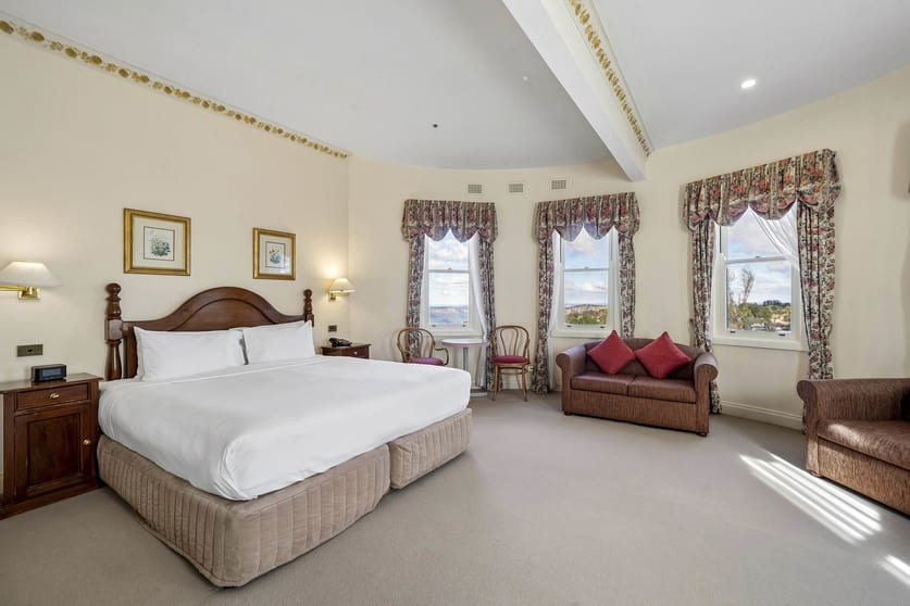 Click to view all images 2-10 Apex Street Katoomba NSW 2780 - Image 2