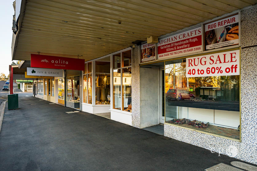 Click to view all images 41 Mostyn Street Castlemaine VIC 3450 - Image 2
