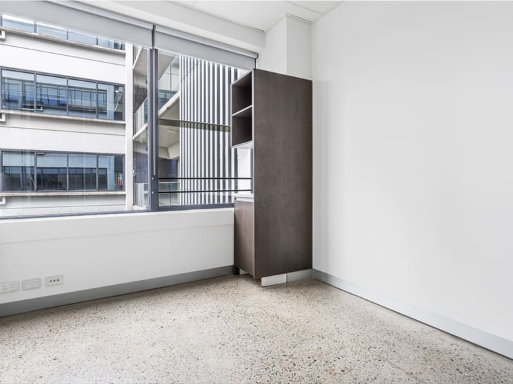 Click to view all images 1.05/33 Lexington Drive Bella Vista NSW 2153 - Image 2