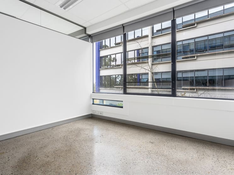 Click to view all images 1.05/33 Lexington Drive Bella Vista NSW 2153 - Image 3