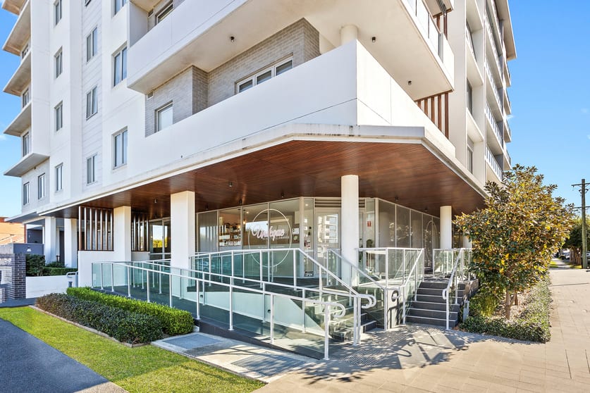 Click to view all images 1 & 2/108 Kembla Street Wollongong NSW 2500 - Image 2
