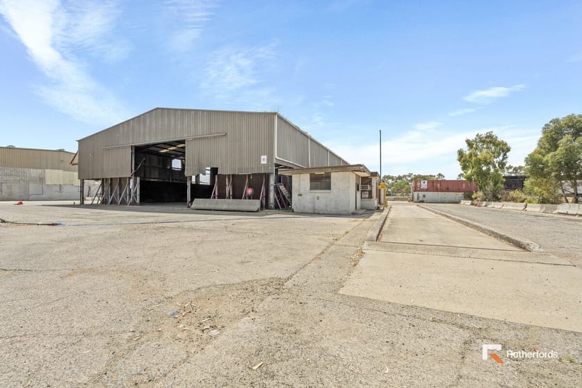 Click to view all images 82-88 Maffra Street Coolaroo VIC 3048 - Image 3