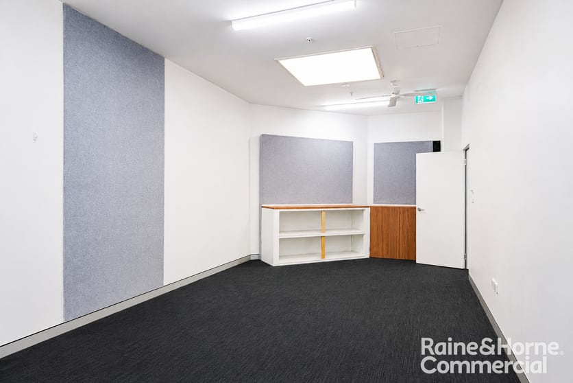 Click to view all images 19/153 Mann Street Gosford NSW 2250 - Image 3