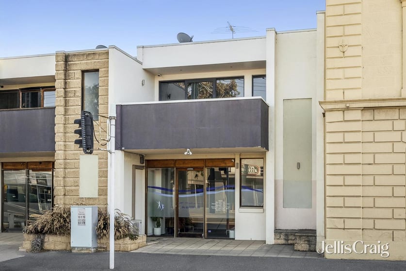 Click to view all images 1/4 Mercer Street Geelong VIC 3220 - Image 1
