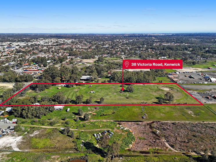 Click to view all images 38 Victoria Road Kenwick WA 6107 - Image 3