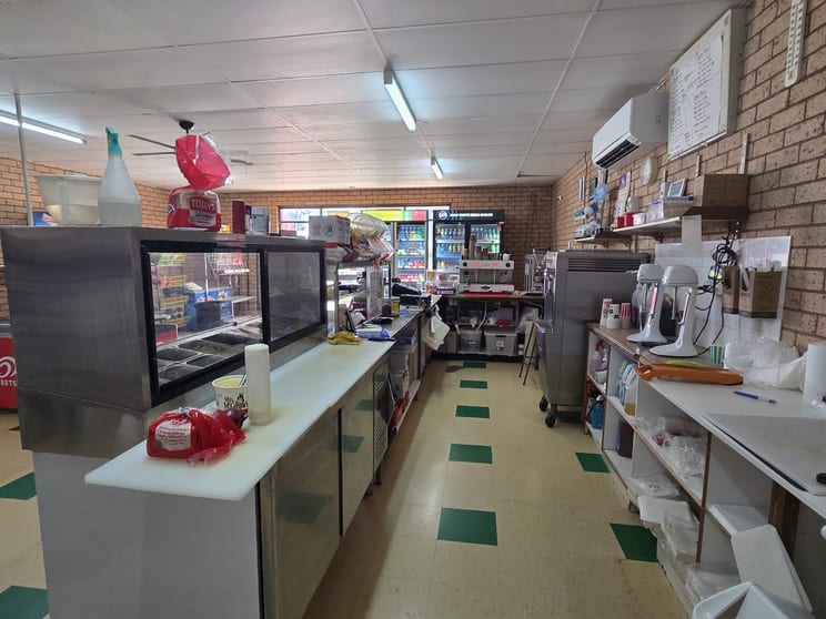 Click to view all images 19B Warren St Nyngan NSW 2825 - Image 3