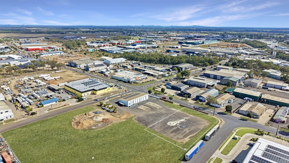 Click to view all images 27 Brickworks Circuit Svensson Heights QLD 4670 - Image 3