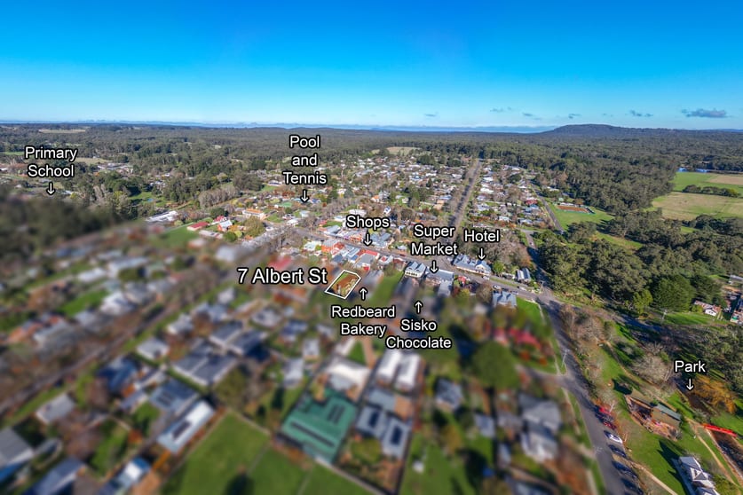 Click to view all images 7 Albert Street Trentham VIC 3458 - Image 2