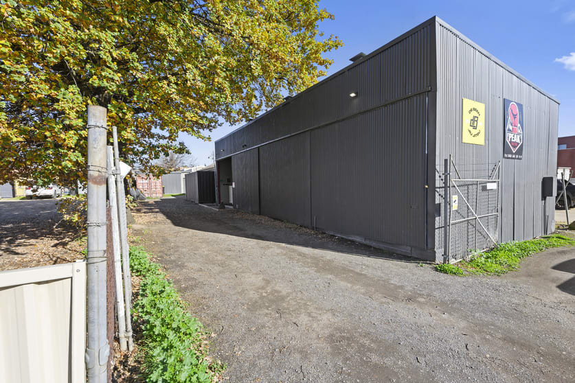 Click to view all images 4 Nolan Street Mansfield VIC 3722 - Image 3
