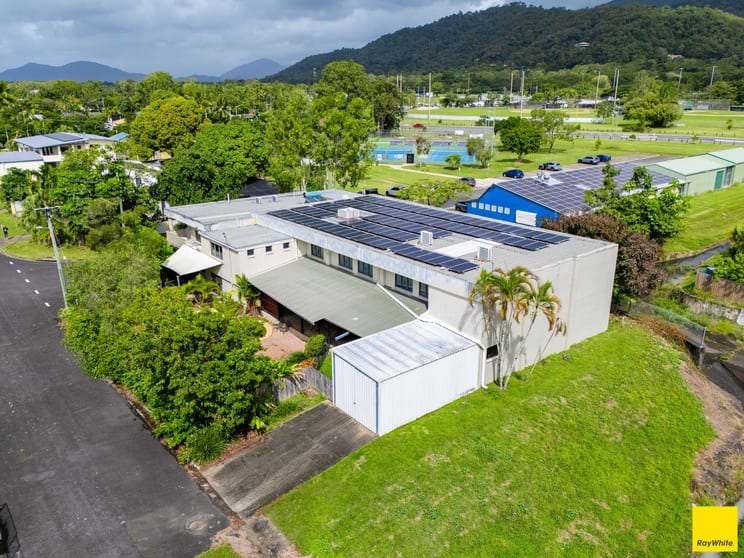 Click to view all images 17 Cayley Street Trinity Beach QLD 4879 - Image 3