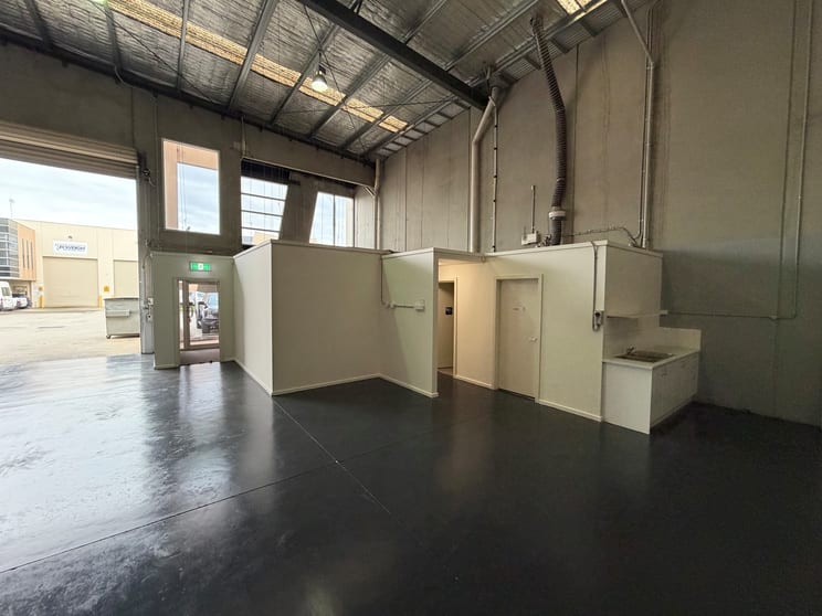 Click to view all images 15/7 Lakewood Boulevard Carrum Downs VIC 3201 - Image 3
