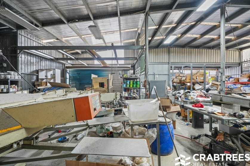 Click to view all images 8 Libbett Avenue Clayton South VIC 3169 - Image 3