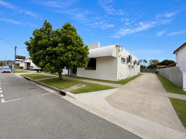 Click to view all images 53 Bowen Road Rosslea QLD 4812 - Image 3