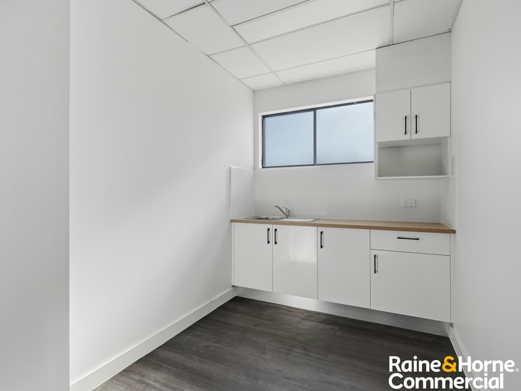 Click to view all images 111 Kenny Street Wollongong NSW 2500 - Image 3