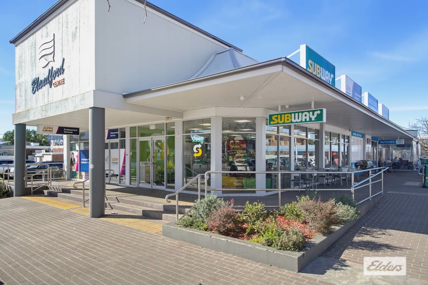 Click to view all images Unit 3/4 Perry Lane Batemans Bay NSW 2536 - Image 1
