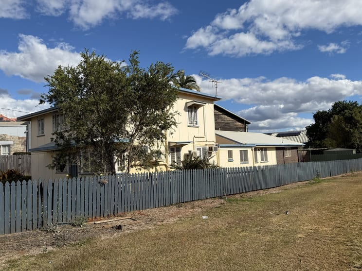 Click to view all images 2 Randall Street Childers QLD 4660 - Image 2