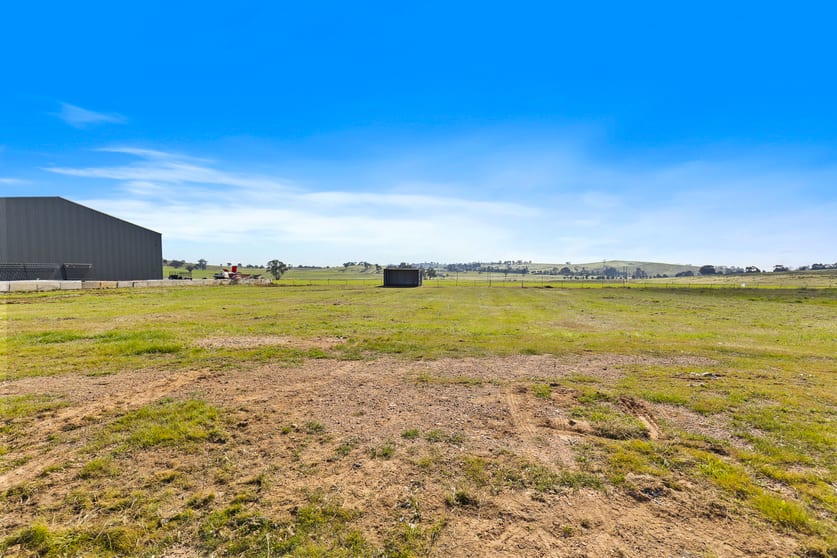 Click to view all images 26 Knott Place Mudgee NSW 2850 - Image 3