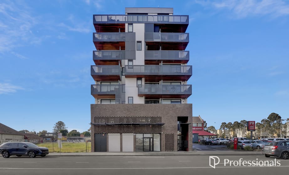 Click to view all images 1/204 High Street Preston VIC 3072 - Image 2