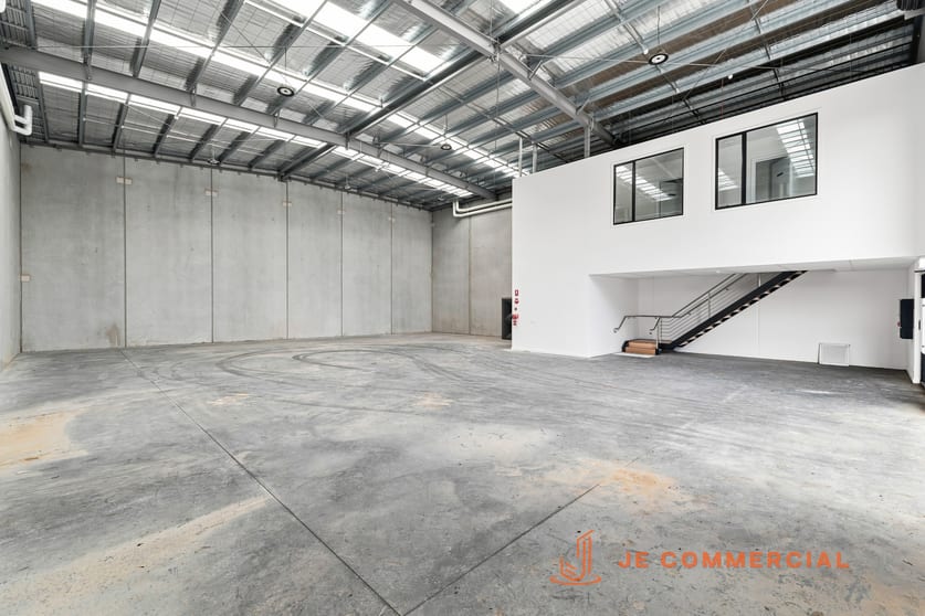 Click to view all images 15 Thomas Street Ferntree Gully VIC 3156 - Image 3