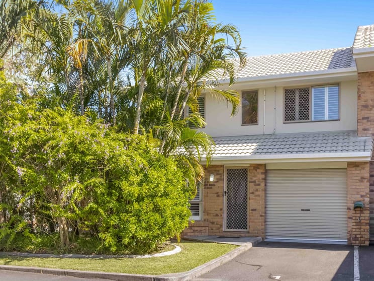 Click to view all images Burleigh Waters QLD 4220 - Image 1