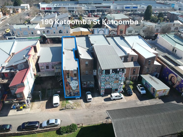 Click to view all images 198 Katoomba Street Katoomba NSW 2780 - Image 3
