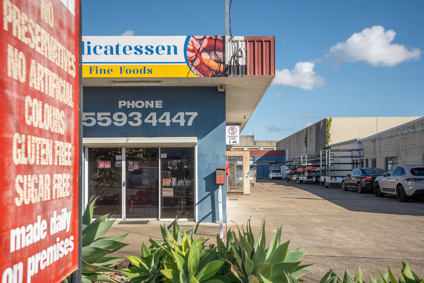1/35A Ern Harley Drive Burleigh Heads QLD 4220 - Image 3