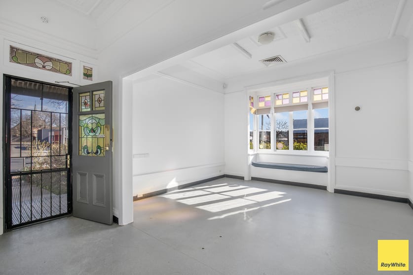 Click to view all images 133 Marsh Street Armidale NSW 2350 - Image 2