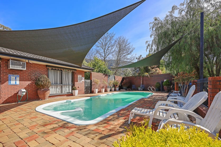 Click to view all images Halls Gap VIC 3381 - Image 3