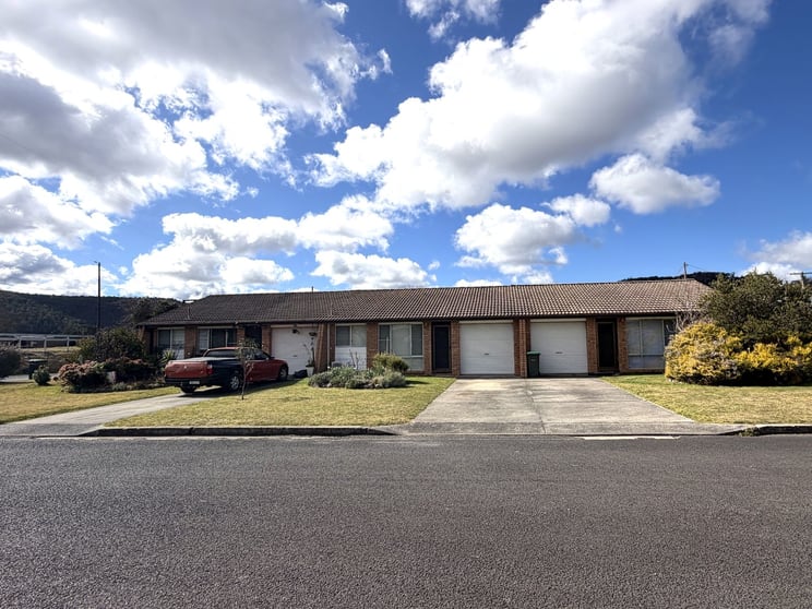 Click to view all images 1-7/15-17 Knight Street Lithgow NSW 2790 - Image 2