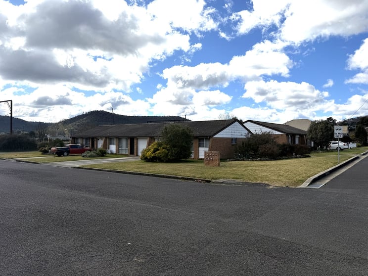 Click to view all images 1-7/15-17 Knight Street Lithgow NSW 2790 - Image 3