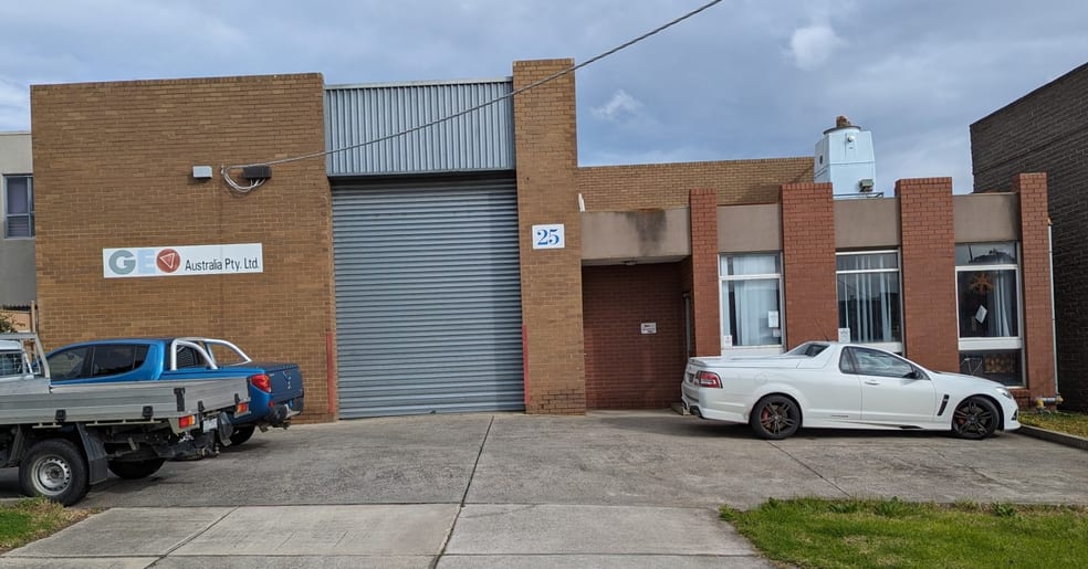 Click to view all images 25 First Avenue Sunshine VIC 3020 - Image 1