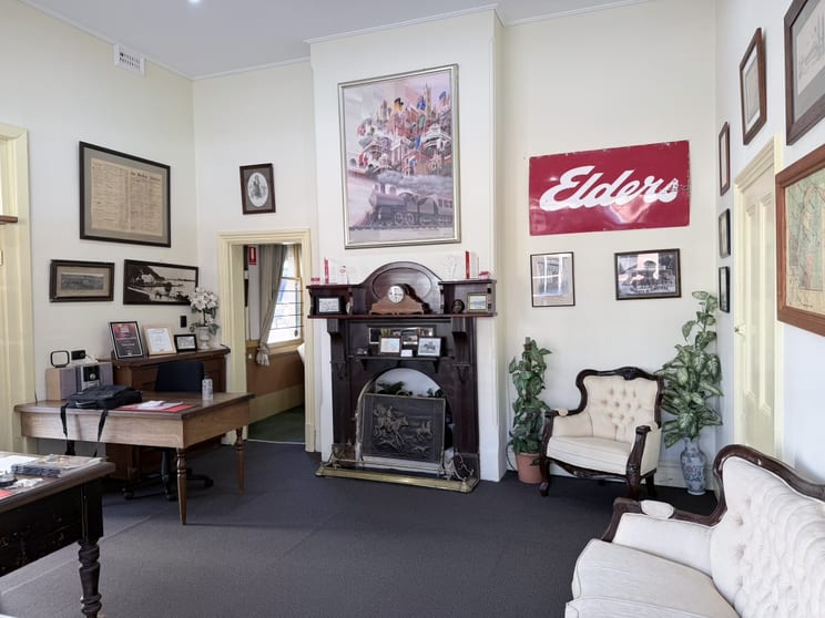 127 Avon Terrace York WA 6302 - Image 2