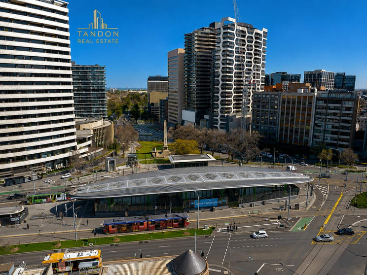 Click to view all images 118/1 Queens road Melbourne VIC 3004 - Image 3