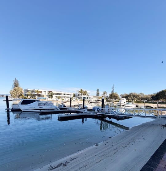 Click to view all images Paradise Waters QLD 4217 - Image 3