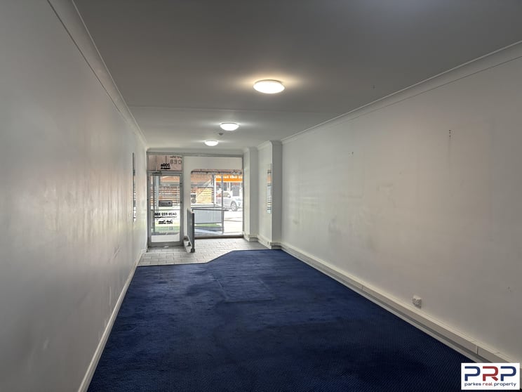 Click to view all images 209 A & B Clarinda Street Parkes NSW 2870 - Image 3