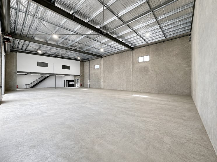 Click to view all images 2/74-104 Jardine Drive Redland Bay QLD 4165 - Image 3