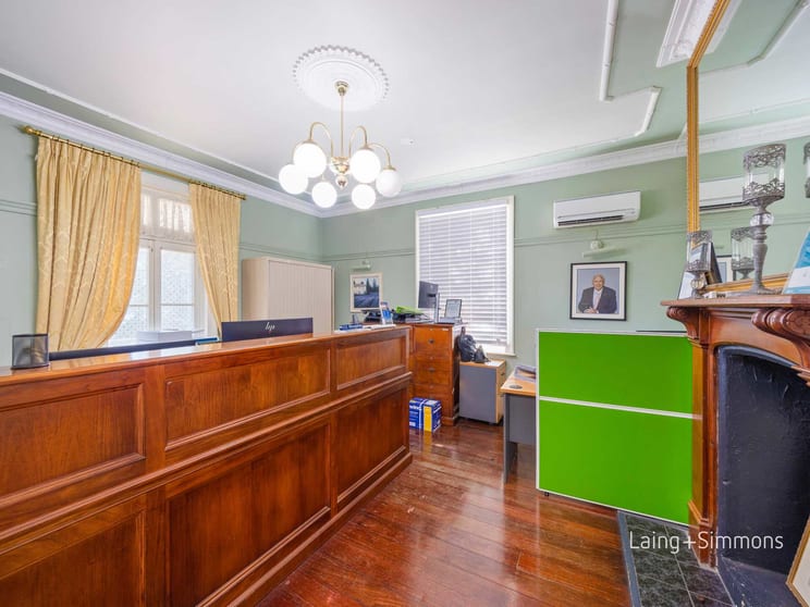 Click to view all images 60 Lake Road Port Macquarie NSW 2444 - Image 4